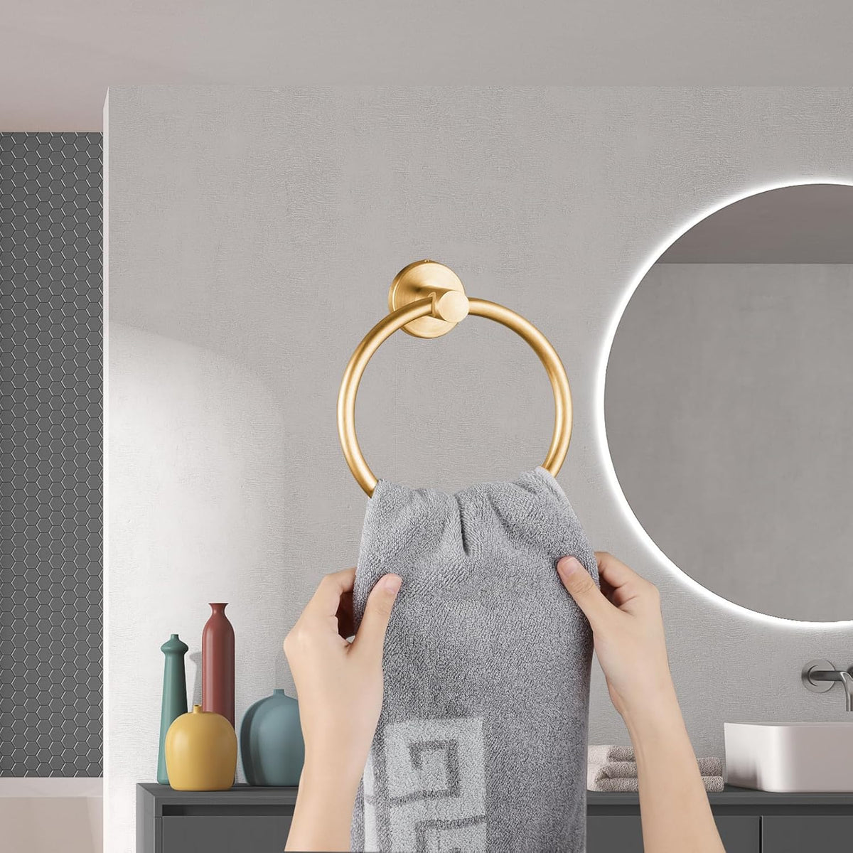 Towel Ring, Bathroom Hardware Accessories, Wall-Mounted Towel Ring, Simple Round Stainless Steel Towel Rack, for Bathroom and Kitchen (Gold)
